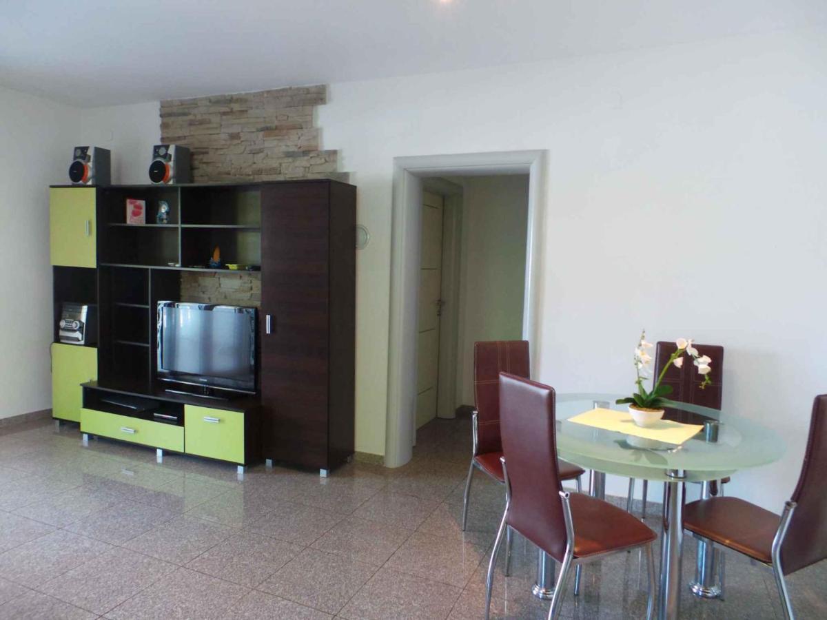 Holiday Home In Malinska/Insel Krk 13031 Zewnętrze zdjęcie