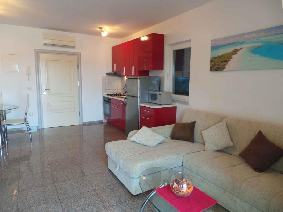 Holiday Home In Malinska/Insel Krk 13031 Zewnętrze zdjęcie
