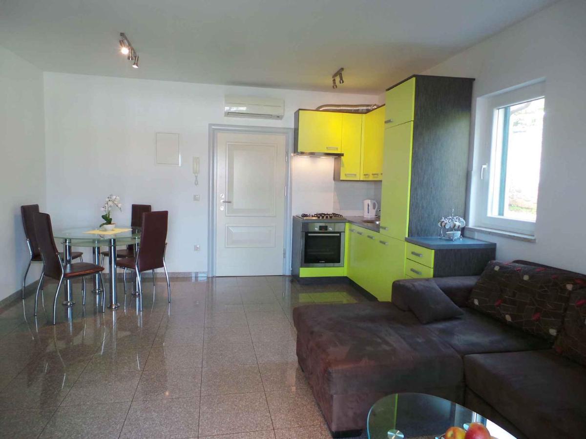 Holiday Home In Malinska/Insel Krk 13031 Zewnętrze zdjęcie
